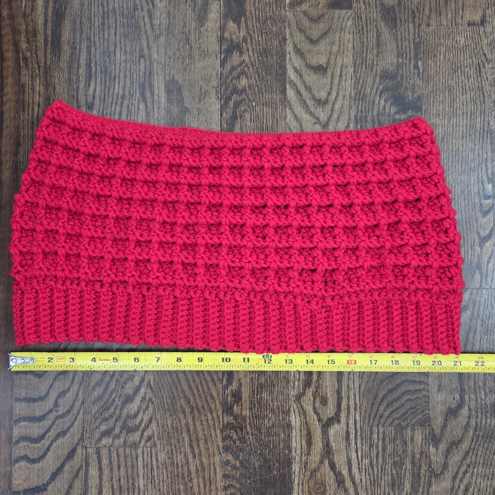 Red‎ Knitted Cowl